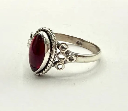 Saeris Garnet Ring.
